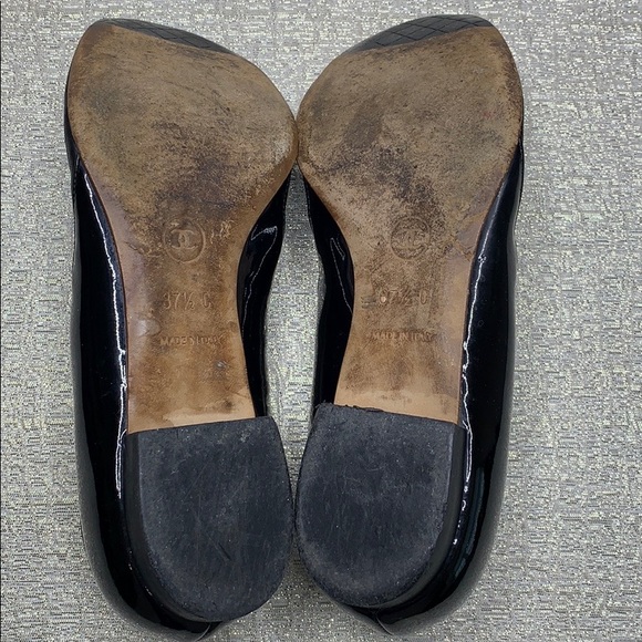 CHANEL BLACK LEATHER AND PATENT BALLET SLIPPERS - Picture 9 of 16